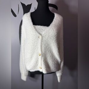 Elegant White Fuzzy Women's Cardigan. PTP 23